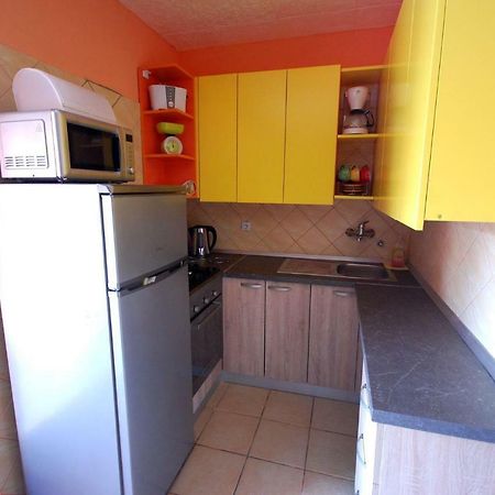 Apartments Juric By El-Pi Tours Njivice Bagian luar foto