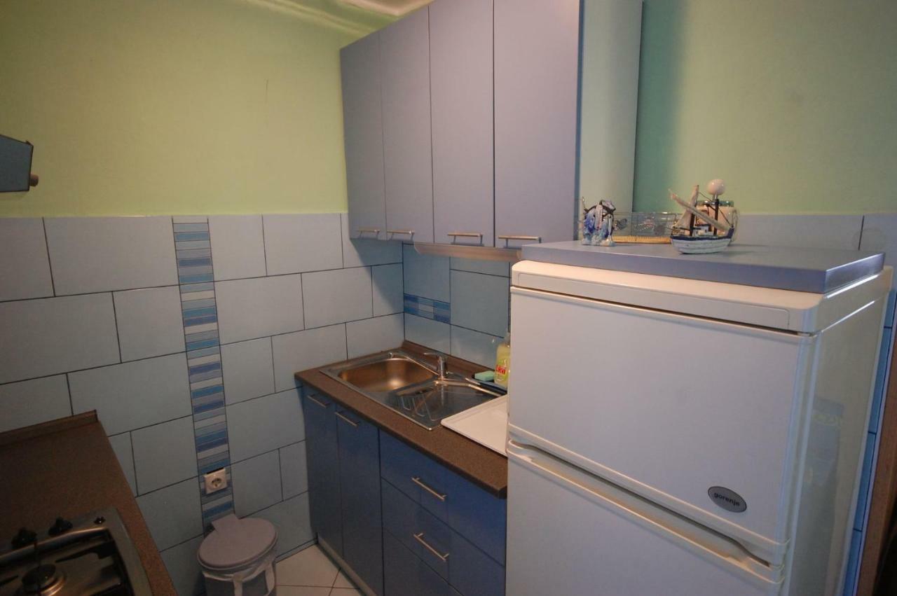 Apartments Juric By El-Pi Tours Njivice Bagian luar foto