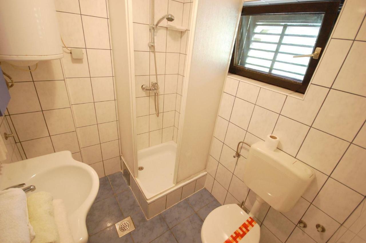 Apartments Juric By El-Pi Tours Njivice Bagian luar foto