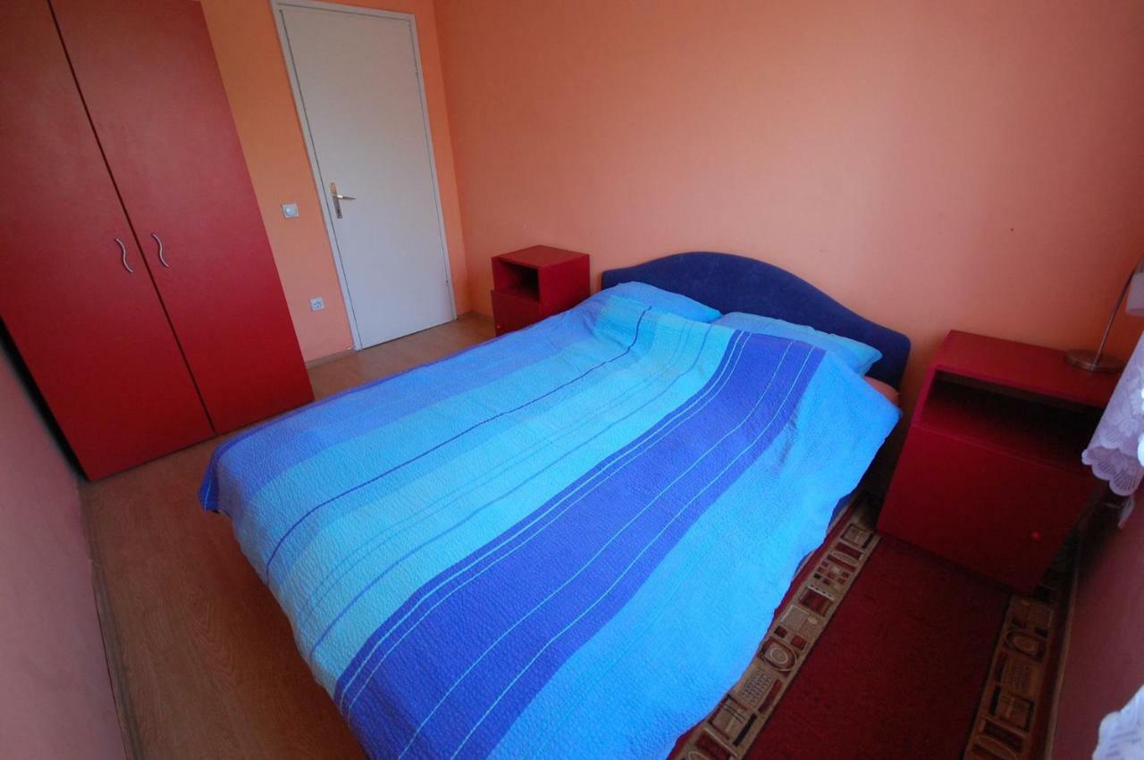 Apartments Juric By El-Pi Tours Njivice Bagian luar foto
