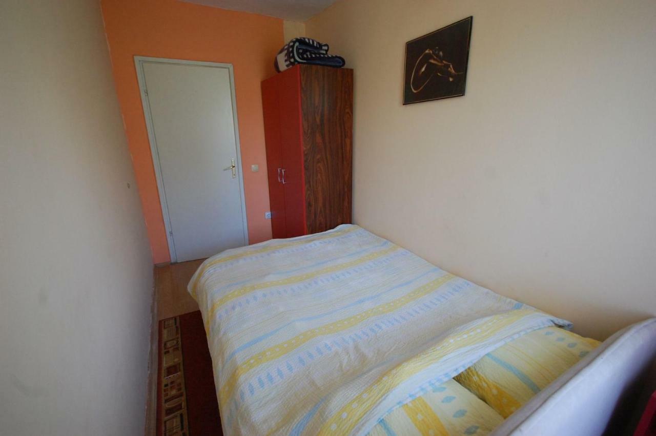 Apartments Juric By El-Pi Tours Njivice Bagian luar foto