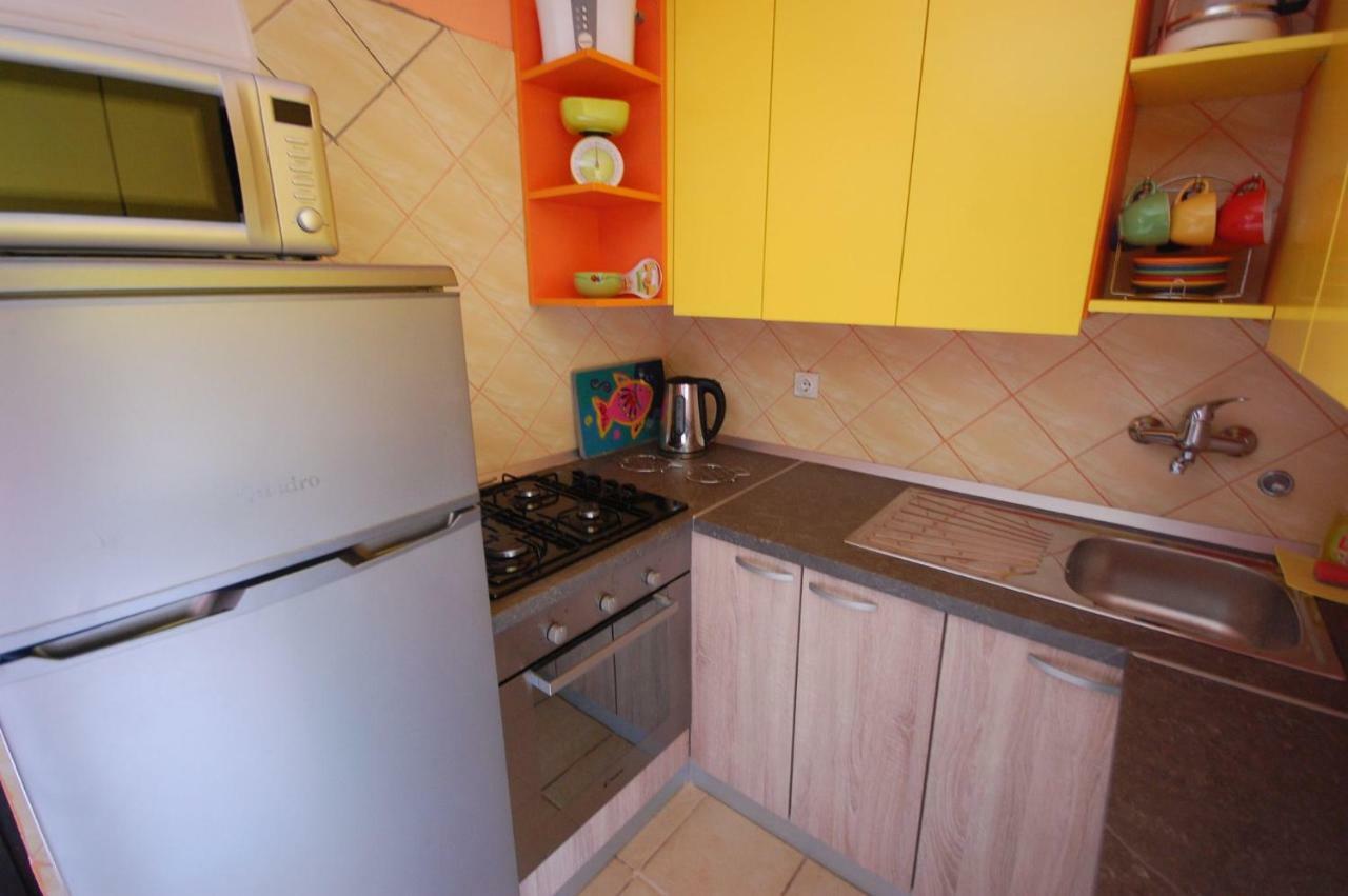 Apartments Juric By El-Pi Tours Njivice Bagian luar foto
